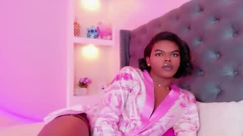 camiestrada online show from 10/05/25, 11:02