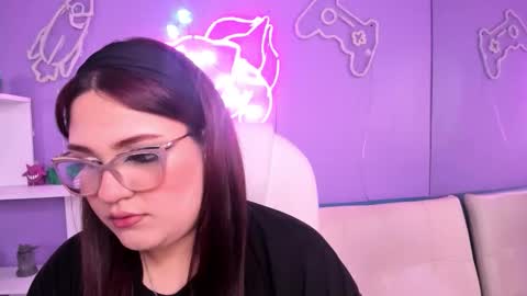 Snapshot of camiila_osorio chatting on 11/08/25, 07:56 Camila Osorio online show from 11/08/25, 07:56