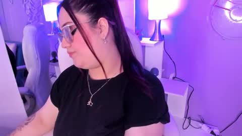 Snapshot of camiila_osorio chatting on 11/21/25, 05:11 Camila Osorio online show from 11/21/25, 05:11