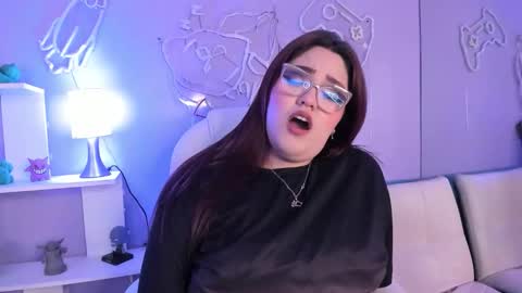 Snapshot of camiila_osorio chatting on 12/01/25, 10:15 Camila Osorio online show from 12/01/25, 10:15