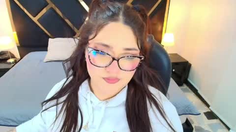Camila Osorio online show from 04/30/26, 07:20
