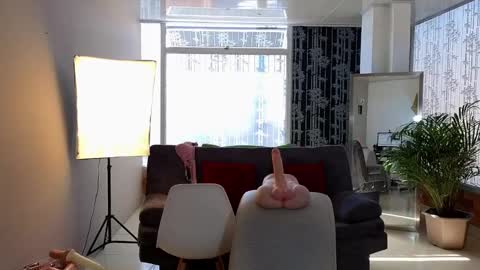 Snapshot of camil_milfdream chatting on 01/19/25, 02:28 Camil online show from 01/19/25, 02:28