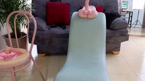 Snapshot of camil_milfdream chatting on 02/02/25, 05:26 Camil online show from 02/02/25, 05:26