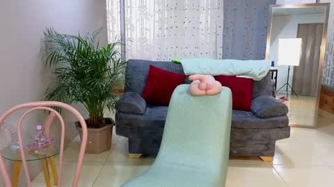 Snapshot of camil_milfdream chatting on 02/07/25, 01:43 Camil online show from 02/07/25, 01:43