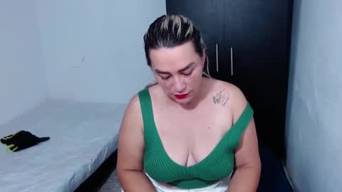 Snapshot of camila_987080 chatting on 12/15/25, 03:49 camila online show from 12/15/25, 03:49