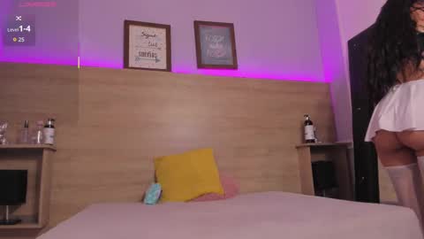 camila__montes online show from 10/09/25, 12:58