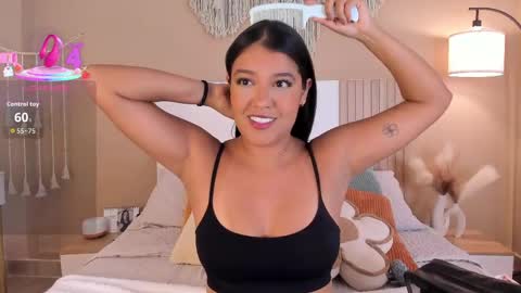 Snapshot of camila_bustamante_ chatting on 04/07/26, 05:02 camila_bustamante_ online show from 04/07/26, 05:02