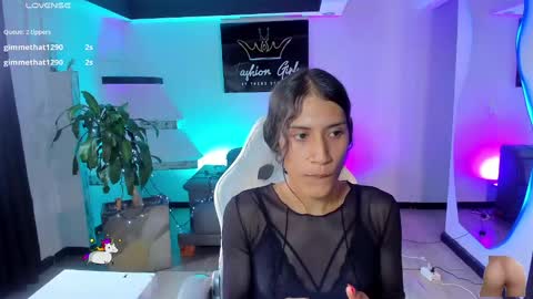 Snapshot of camila_harperr chatting on 12/22/24, 07:21 C A M I L A online show from 12/22/24, 07:21