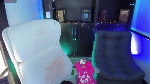 Snapshot of camila_harperr chatting on 12/27/24, 04:04 C A M I L A online show from 12/27/24, 04:04