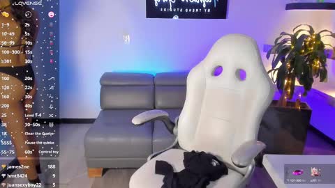 Snapshot of camila_harperr chatting on 02/12/25, 04:54 C A M I L A online show from 02/12/25, 04:54