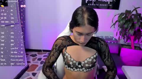 Snapshot of camila_harperr chatting on 10/22/25, 04:18 C A M I L A online show from 10/22/25, 04:18