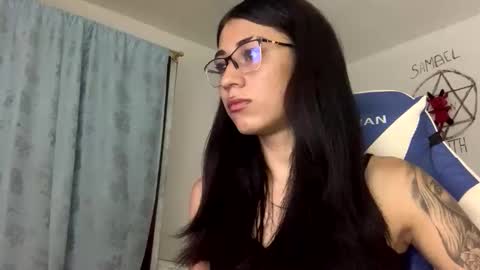 Camila online show from 11/12/25, 02:28