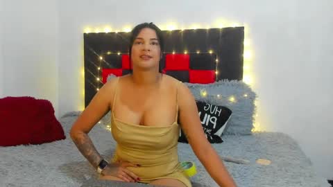 Snapshot of camila_valenciia_ chatting on 04/21/26, 10:43 Camila online show from 04/21/26, 10:43