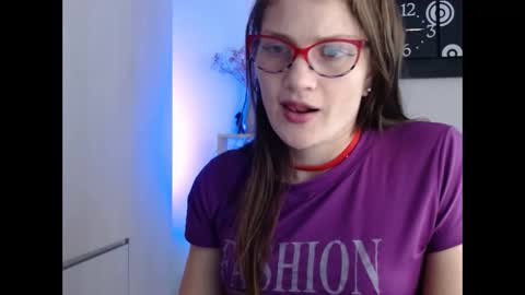 Snapshot of camila_ventura chatting on 10/26/25, 08:15 Camila ventura online show from 10/26/25, 08:15