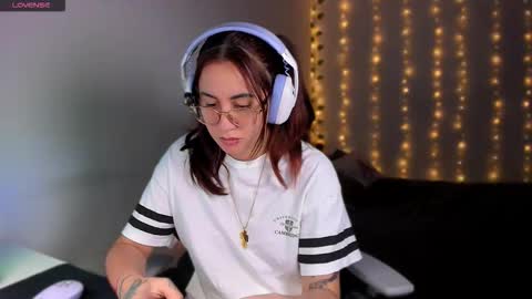 CAMILAA LEE  online show from 10/29/25, 04:37