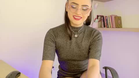 Snapshot of camilaandrade_ chatting on 11/19/25, 04:18 Cami online show from 11/19/25, 04:18