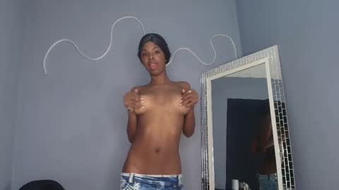 C A M I L A  online show from 10/07/25, 07:22