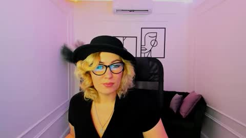 Snapshot of camilafatem chatting on 09/12/25, 01:11 camilafatem online show from 09/12/25, 01:11