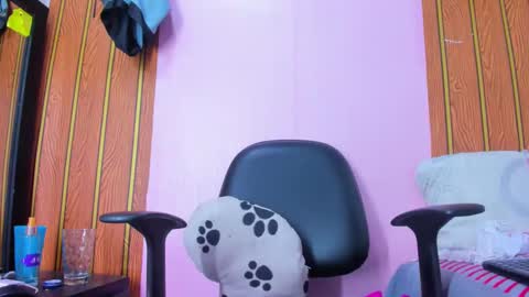 Snapshot of camilagreco_04 chatting on 10/20/25, 05:13 camila online show from 10/20/25, 05:13