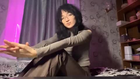 Snapshot of camilaligons chatting on 11/28/25, 03:47 Reily online show from 11/28/25, 03:47