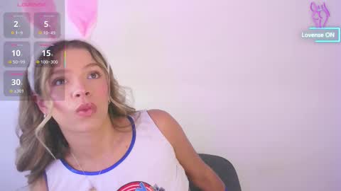 Snapshot of camilamonroee chatting on 10/28/25, 01:58 Camila Monroee  online show from 10/28/25, 01:58