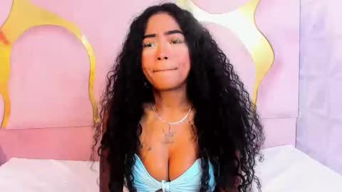 camilaqueenh online show from 10/23/25, 03:39