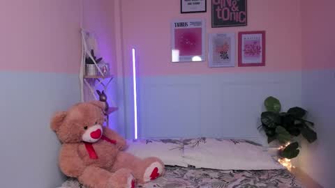 Camila  online show from 11/13/25, 11:42