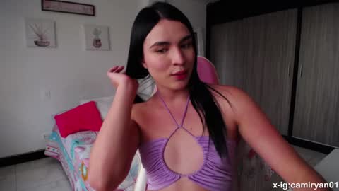 X IGcamiryan01 online show from 01/16/25, 10:44