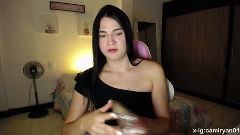 X IGcamiryan01 online show from 01/19/25, 12:49