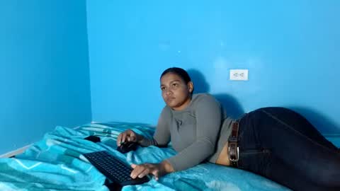 Snapshot of camilavagina24 chatting on 06/12/26, 12:26 Camila online show from 06/12/26, 12:26