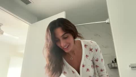 camiliakxoxo online show from 11/02/25, 12:07