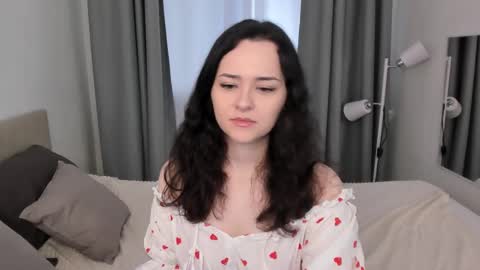 Snapshot of camilla_rowen chatting on 11/08/25, 10:59 Camilla online show from 11/08/25, 10:59