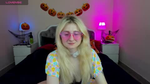 camilladreamer online show from 10/21/25, 03:13