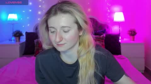 Snapshot of camilladreamer chatting on 01/08/26, 05:04 camilladreamer online show from 01/08/26, 05:04