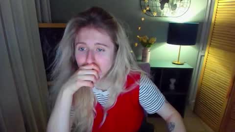 Snapshot of camilladreamer chatting on 03/29/26, 02:11 camilladreamer online show from 03/29/26, 02:11
