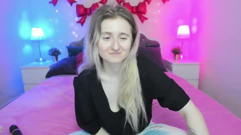 Snapshot of camilladreamer chatting on 04/25/26, 01:52 camilladreamer online show from 04/25/26, 01:52