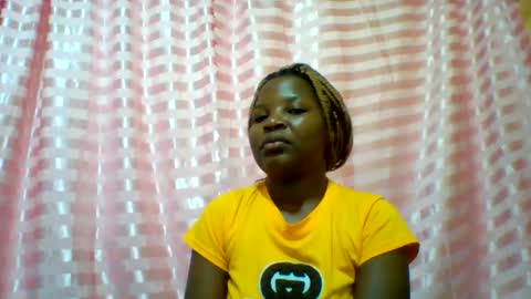 Snapshot of camillah_sweet chatting on 03/18/26, 08:17 camillah_sweet online show from 03/18/26, 08:17