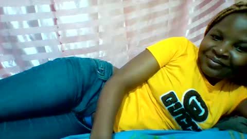 Snapshot of camillah_sweet chatting on 03/23/26, 04:55 camillah_sweet online show from 03/23/26, 04:55