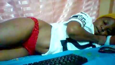 Snapshot of camillah_sweet chatting on 03/26/26, 04:40 camillah_sweet online show from 03/26/26, 04:40