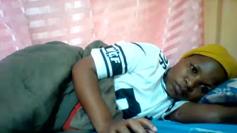 Snapshot of camillah_sweet chatting on 03/27/26, 11:43 camillah_sweet online show from 03/27/26, 11:43