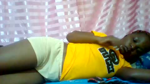Snapshot of camillah_sweet chatting on 04/06/26, 04:21 camillah_sweet online show from 04/06/26, 04:21