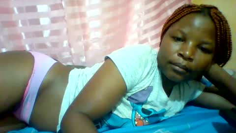 Snapshot of camillah_sweet chatting on 04/22/26, 06:27 camillah_sweet online show from 04/22/26, 06:27