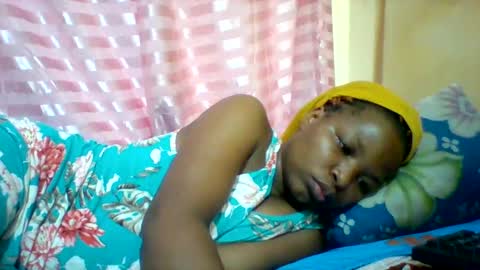 Snapshot of camillah_sweet chatting on 04/23/26, 07:09 camillah_sweet online show from 04/23/26, 07:09
