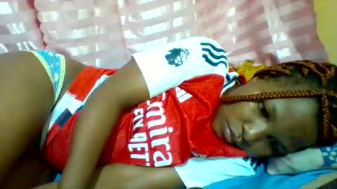 Snapshot of camillah_sweet chatting on 04/29/26, 07:09 camillah_sweet online show from 04/29/26, 07:09
