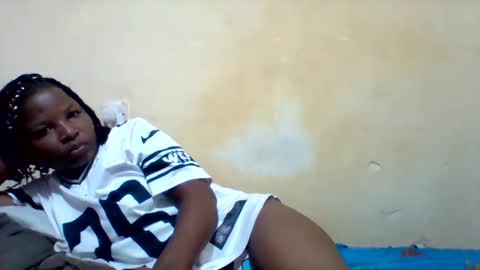 Snapshot of camillah_sweet chatting on 05/23/26, 02:50 camillah_sweet online show from 05/23/26, 02:50
