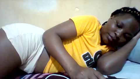 Snapshot of camillah_sweet chatting on 05/26/26, 07:10 camillah_sweet online show from 05/26/26, 07:10