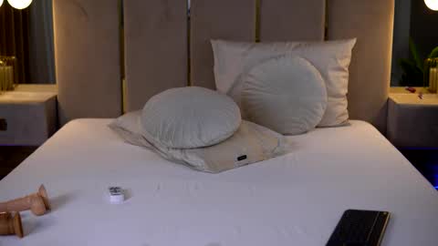 Camy online show from 10/07/25, 07:55