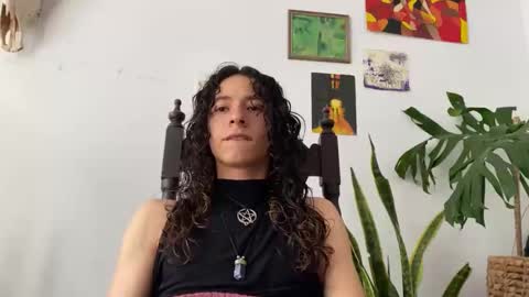 Snapshot of camille_delrey chatting on 09/18/25, 09:28 Camille online show from 09/18/25, 09:28