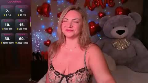 Snapshot of camille_game chatting on 06/13/26, 11:13 Camille Game online show from 06/13/26, 11:13