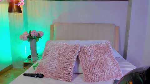 Camille Lynn online show from 09/25/25, 01:31